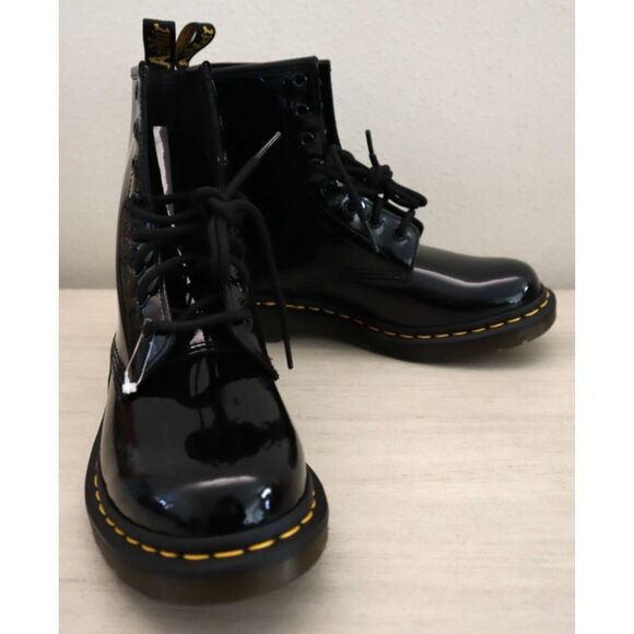 Dr Martens 11821 Women Sz 8 Black Patent Leather 1460 Lace-Up Combat Boots - Picture 2 of 15